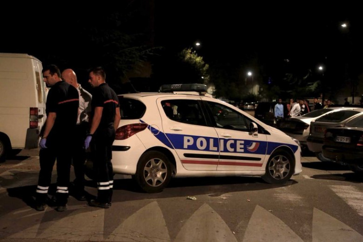 У Франції обстріляли мечеть: Вісім людей…