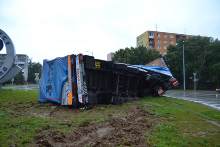 В Словакии перевернулся грузовик украинс…