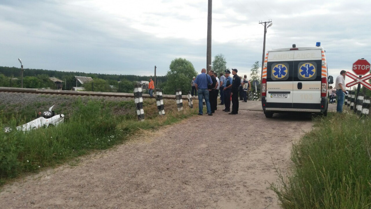 На Чернігівщині потяг зіткнувся з іномар…