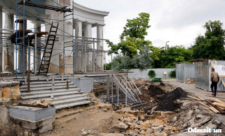 В Одесі під час реставрації колонади вия…