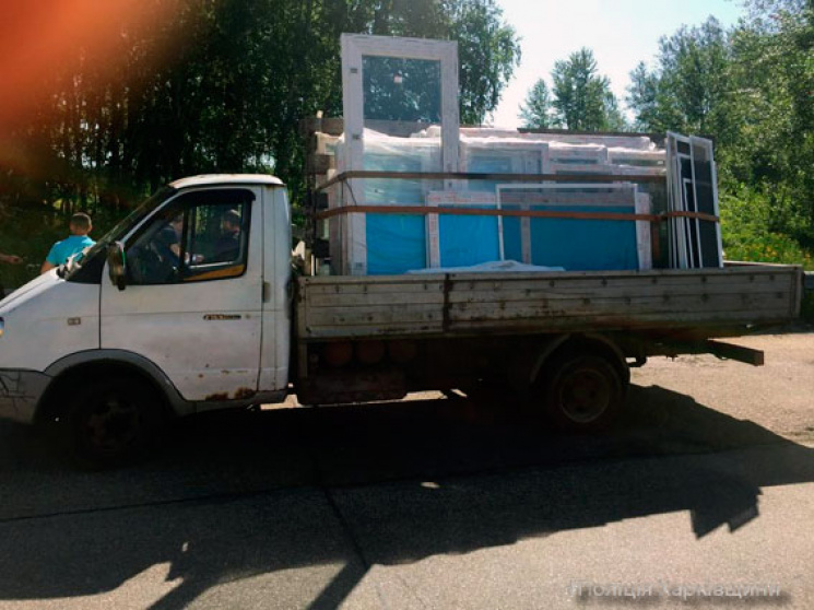 На Харьковщине у пассажира грузовика обн…