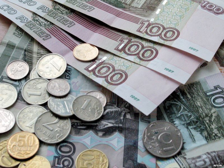 В Крыму оккупанты урезали вдвое зарплату…