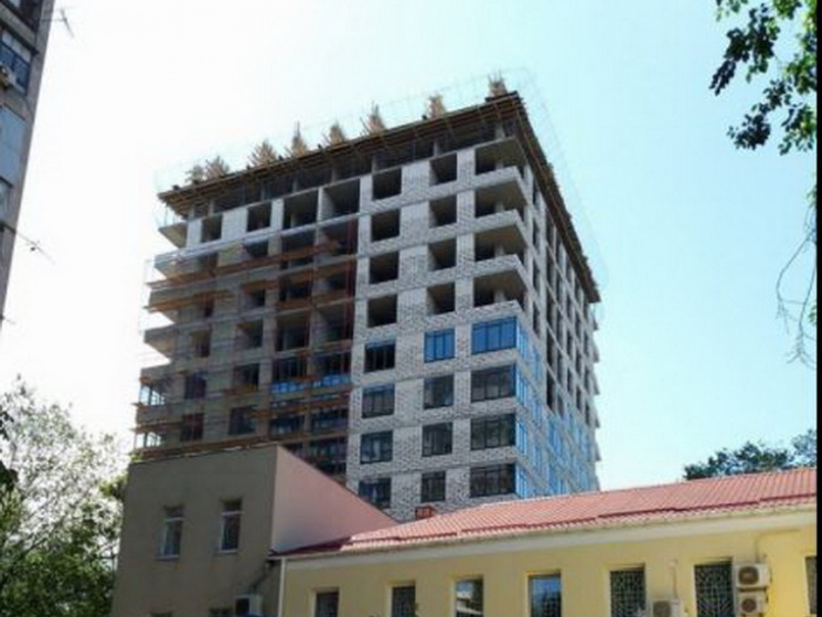 В центре Днипра могут снести многоэтажну…