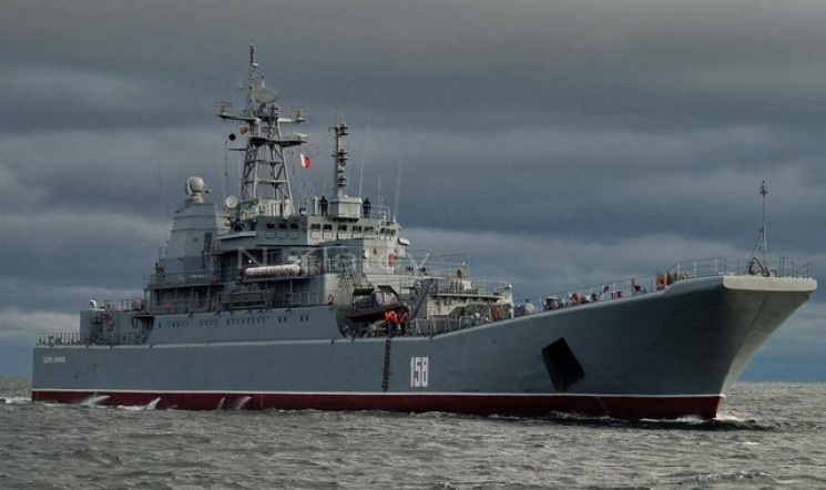 Російський військовий корабель відправил…