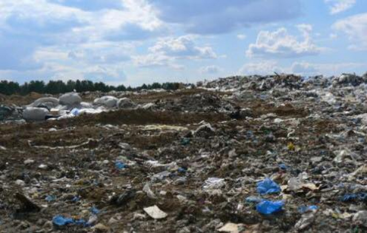На Одещині незаконне сміттєзвалище загро…