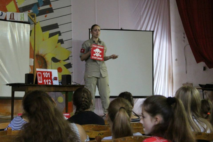 Як на Луганщині вчать дітей мінній безпе…