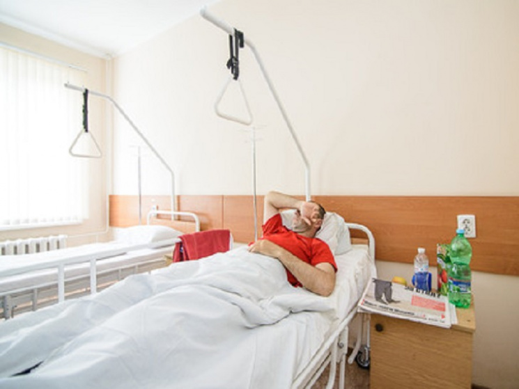 Харьковский госпиталь ежедневно принимае…