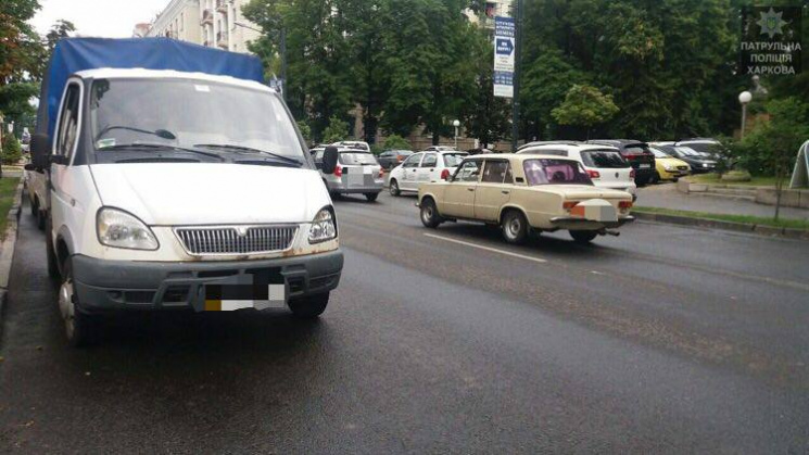 В центре Харькова грузовик сбил подростк…