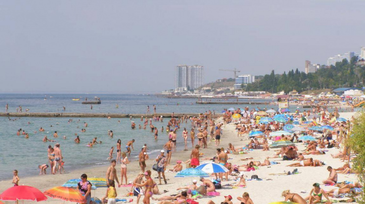 В Одесі море, нарешті, прогрівається…