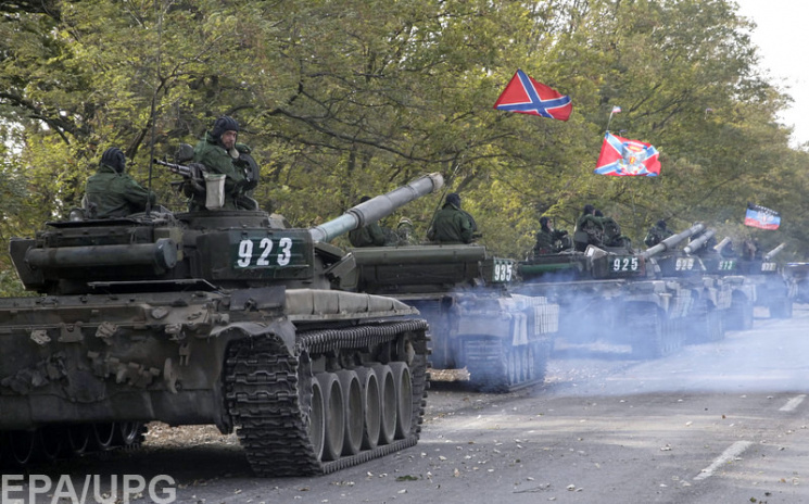Армія "ДНР" і Росії на БТРах і БМП пішла…