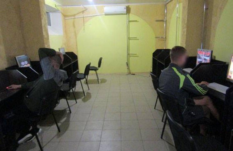 На Полтавщині поліція закрила два "казін…