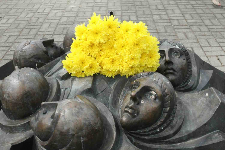 Як у Львові вшанували загиблих у Скнилів…