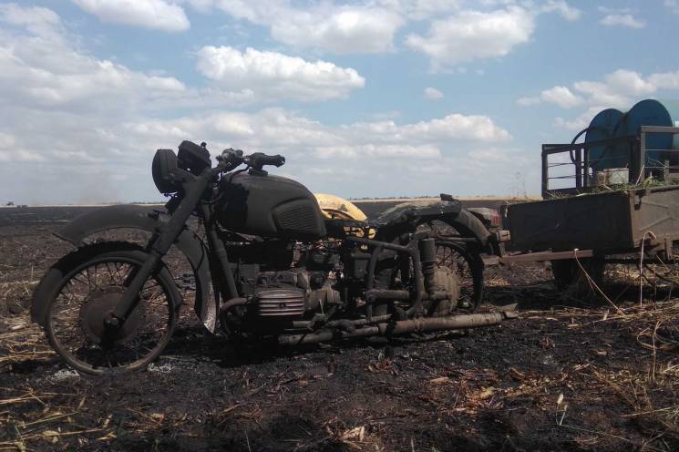 На Дніпропетровщині чоловік спалив мотоц…