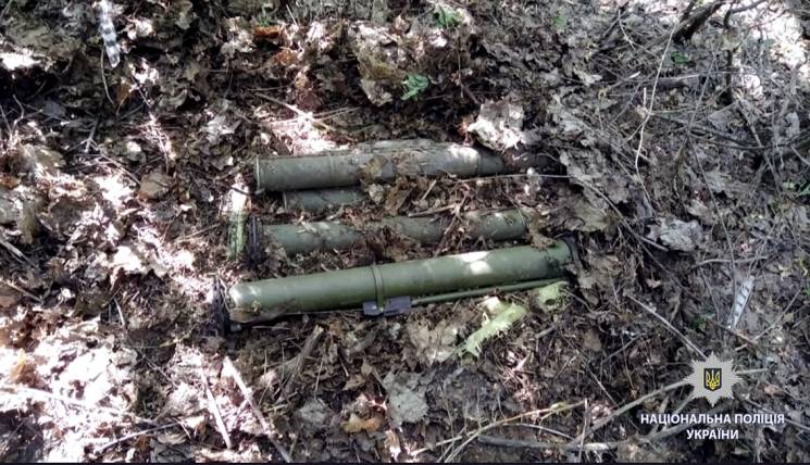 На Харьковщине нашли схрон с гранатомета…