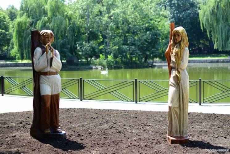 У парку Франківська встановили скульптур…