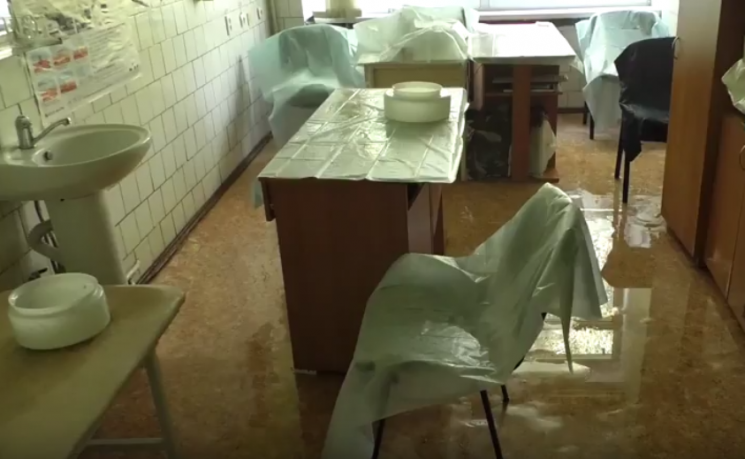 В Ужгороді у лікарні через зливу затопил…