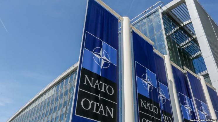 НАТО офіційно вимагає від Росії забратис…