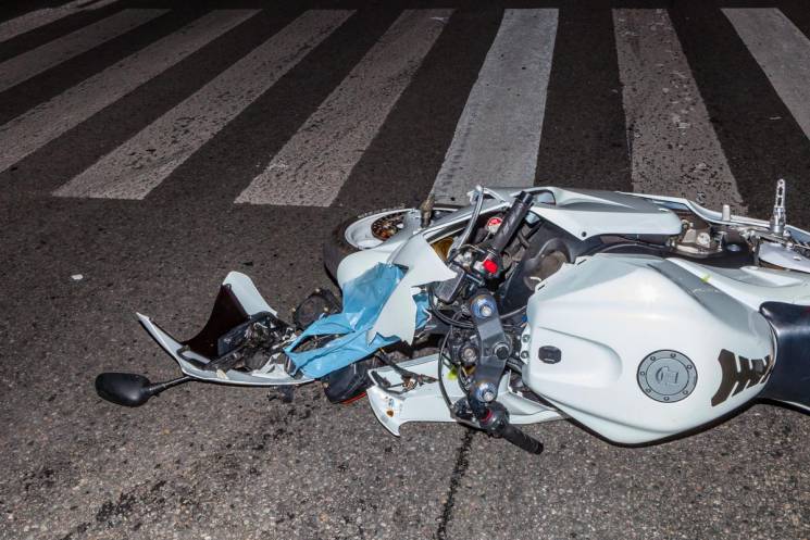 В Днипре мотоциклист протаранил пешехода…
