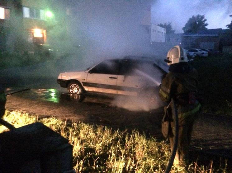 У Полтаві на Подолі загорілася автівка "…