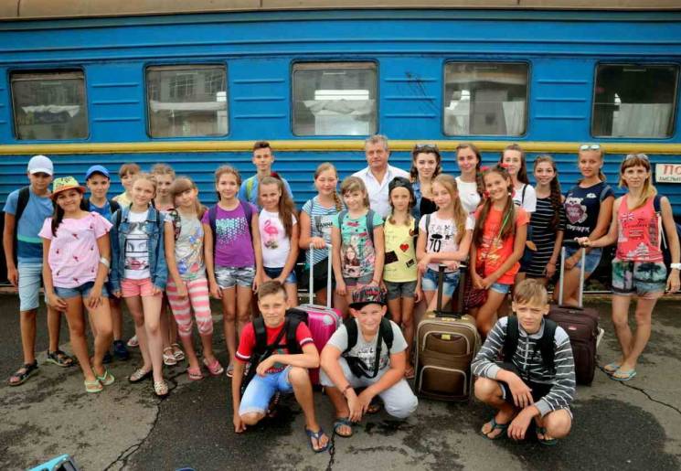 Вже друга група школярів з Донбасу оздор…