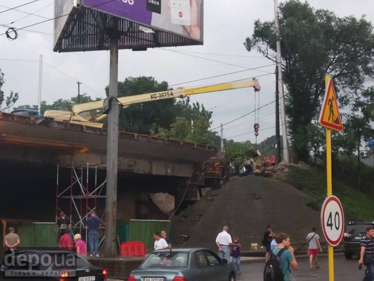 Как ливень смыл мост в Киеве (ФОТО, ВИДЕ…