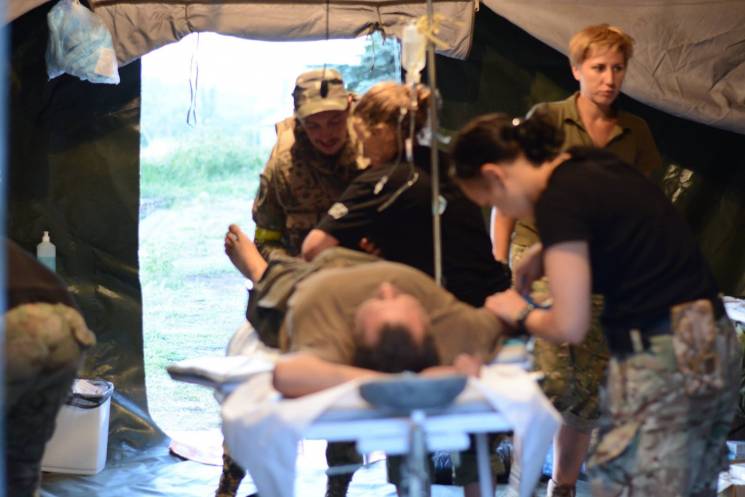 На Донбасі поранено двох бійців…