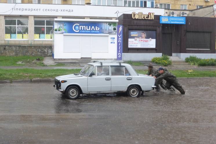 Злива у Кропивницькому позаливала дороги…