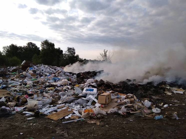 Рятувальники ліквідували пожежу на смітт…