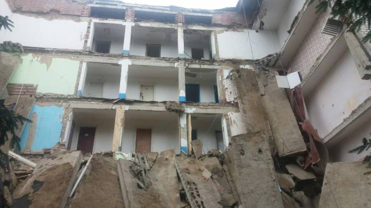 На Житомирщине упала стена общежития тех…