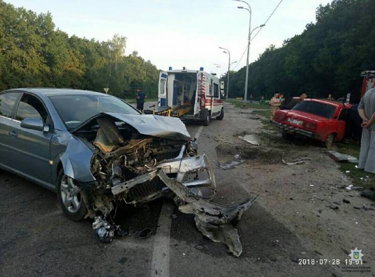 На Белгородском шоссе разбились авто: Дв…