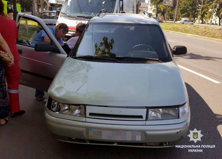 В Харькове водитель легковушки сбила реб…