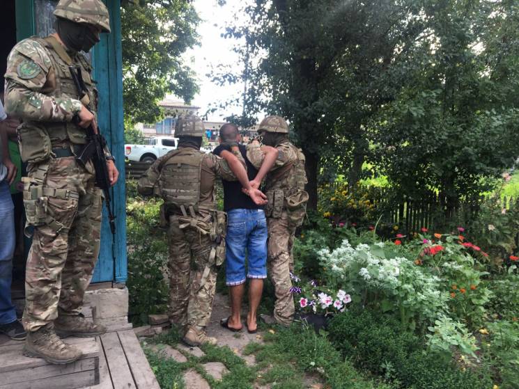 "Нелегальні тури" через кордон на Харків…