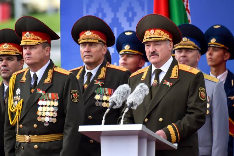 Бацька жив: Что ждет Беларусь после смер…