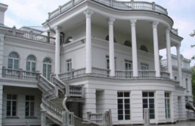 Во дворце Порошенко поселятся пять семей…