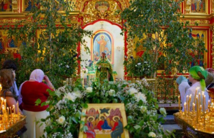 Сегодня в православных храмах отмечают п…