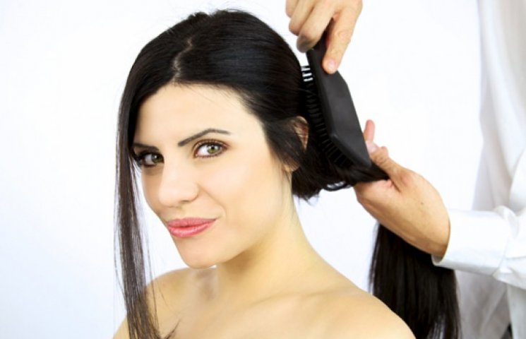 Как защитить волосы летом: эффективные с…