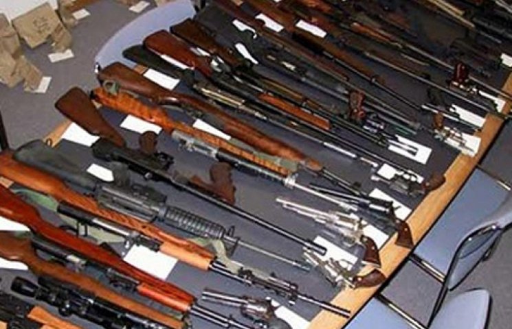 В Чернигове милиция наткнулась на оружей…