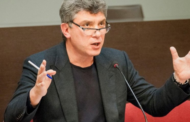 Немцов назвал Киселева «позорной шестерк…