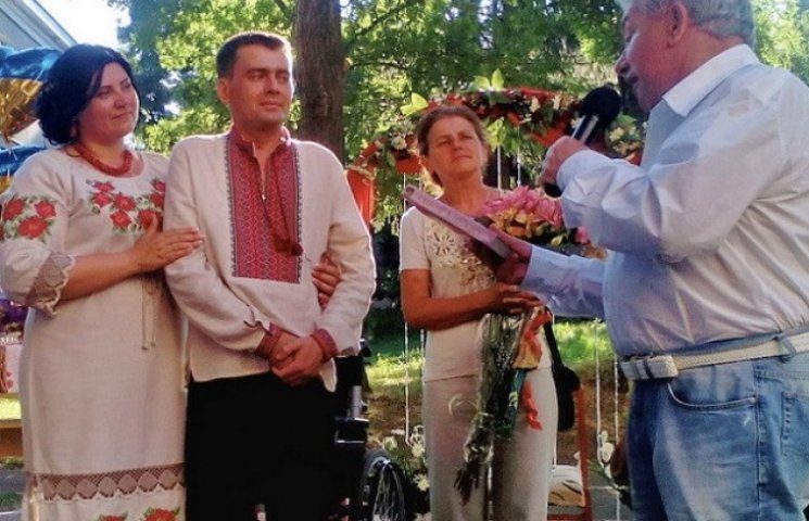 Поранений боєць АТО одружився в Одеськом…