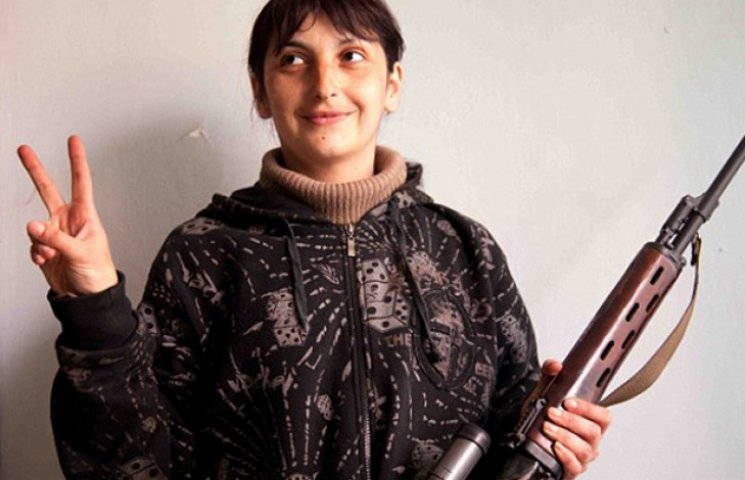 Терористка-снайпер з "ДНР" вихваляється…