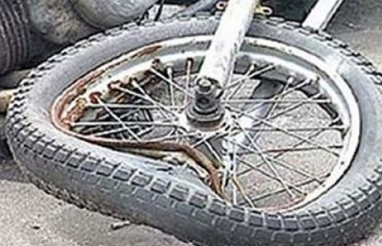 На Сумщині міліціонер-мотоцикліст збив д…