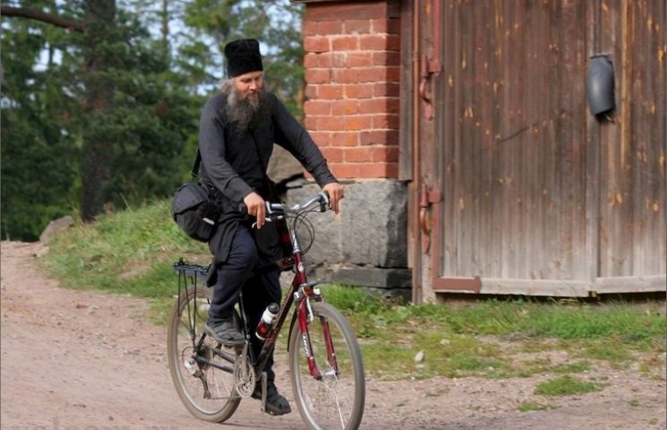 Рівненські священики пересядуть на велос…
