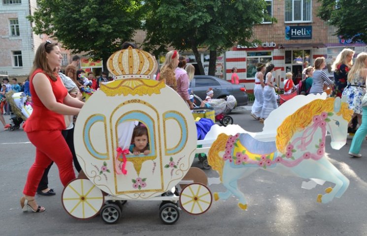 В Ахтырке прошёл парад детских колясок…