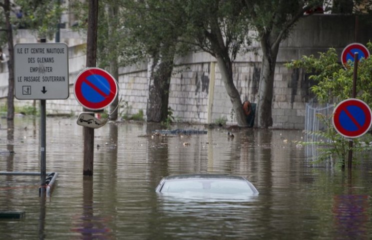 Париж затопило. Як зараз виглядає столиц…