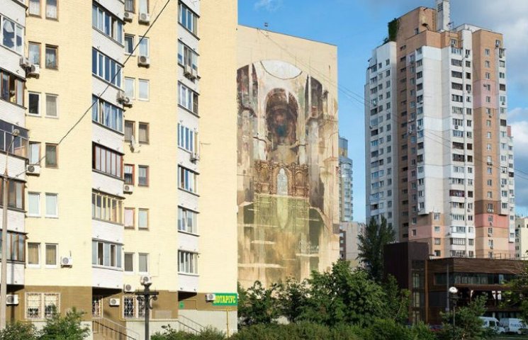 На столичной Оболони появился таинственн…