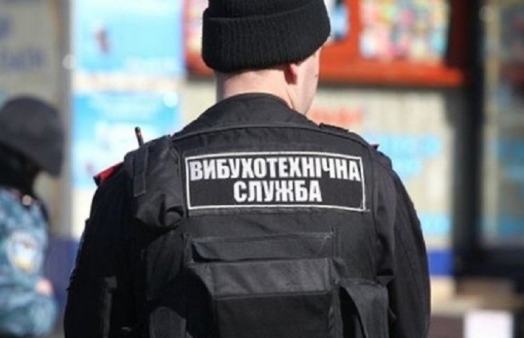 В Харькове неизвестные бросили взрывчатк…