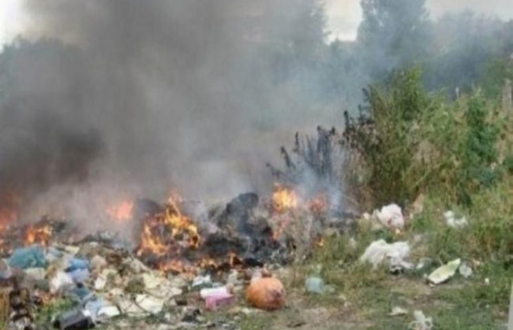 Біля Львова загорілося ще одне сміттєзва…