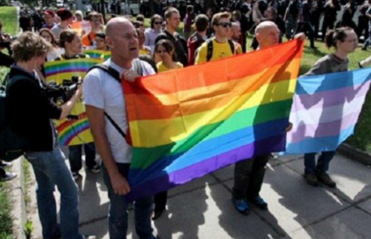 Як проходить київський гей-парад (ТРАНСЛ…