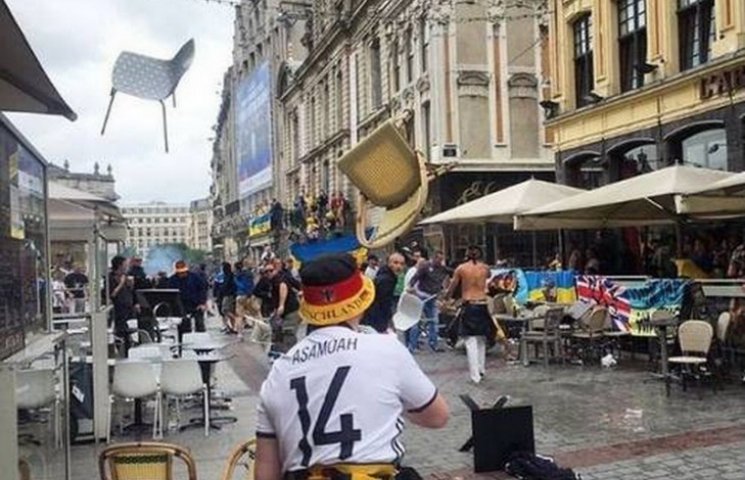 В Лилле на украинских фанатов напали нем…