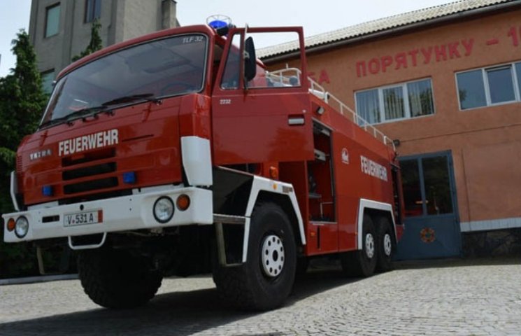 Мукачівські рятувальники отримали пожежн…